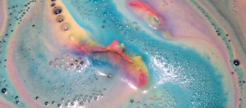 Intergalactic bathbomb from Lush cosmetics in action