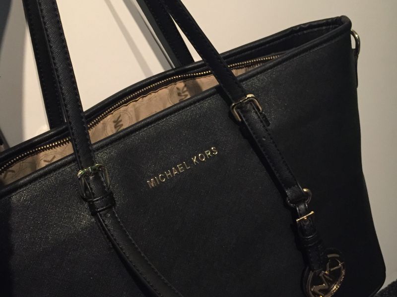 Fake Michael Kors Stefano Tote from Thailand.